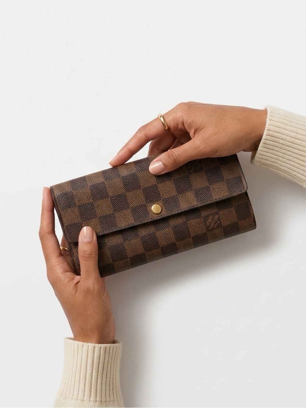 Authentic LV Damier Portefeiulle Sarah Wallet